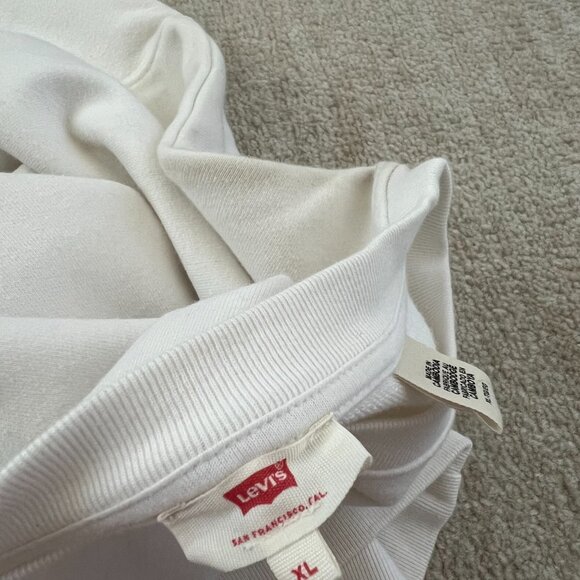 Levi’s Long Sleeve Sweatshirt XL White Red Spellout - Picture 2 of 11
